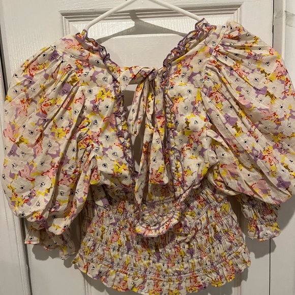 Urban Outfitters Puffy Sleeve Top - Picture 2 of 3